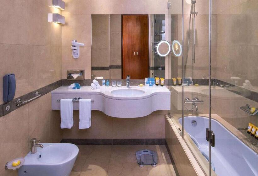 اتاق لوکس با تخت بزرگ, La Cigale Hotel Managed By Accor