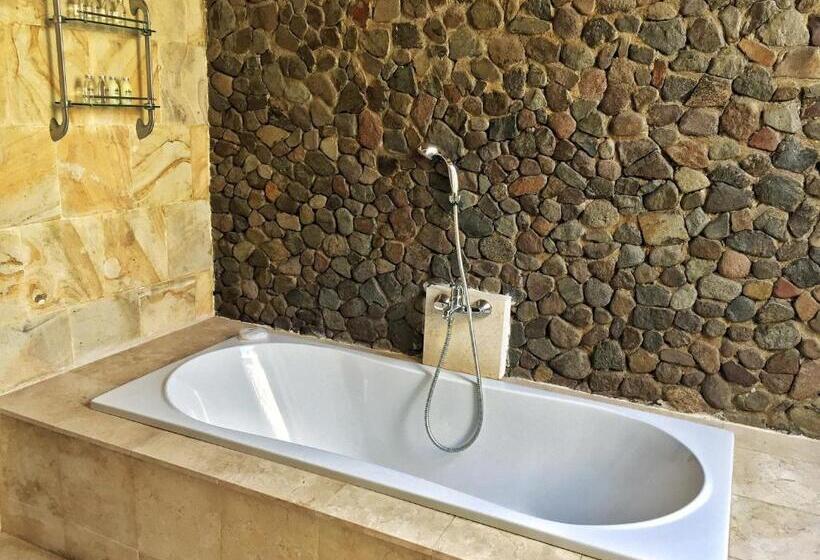 수영장이 있는 3베드룸 빌라, Puri Mas Boutique Resort & Spa