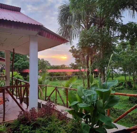 بنگله خانوادگی, Milia Amazon Lodge