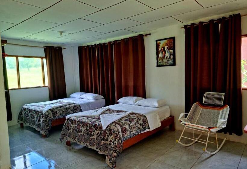 بنگله خانوادگی, Milia Amazon Lodge