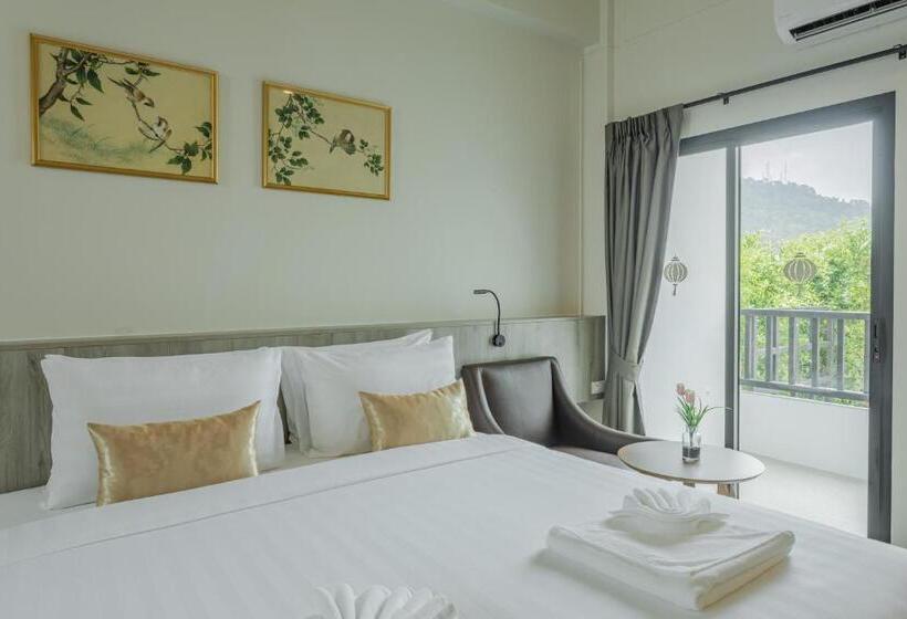 디럭스 룸 킹사이즈 침대, Ang Pao Hotel Phuket