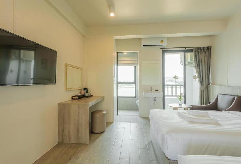 디럭스 룸, Ang Pao Hotel Phuket