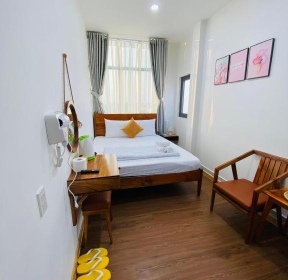 اتاق استاندارد با چشم‌انداز کوهستان, Hero Hostel & Billiards