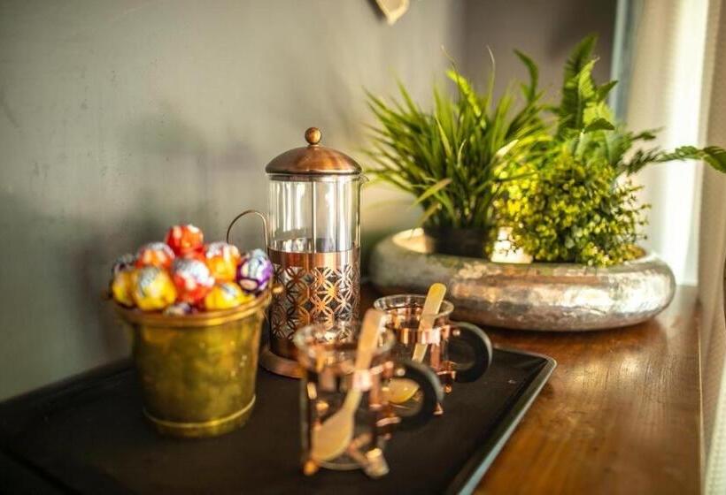 Люкс Deluxe Кровать Кинг, Hippomoon Lodge Game Reserve