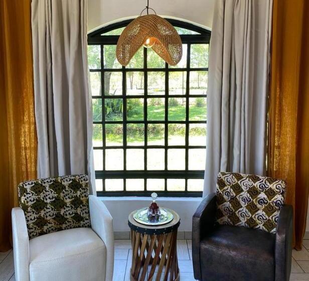 Президентский Люкс, Hippomoon Lodge Game Reserve