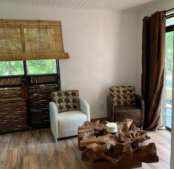 Шале 1 Спальня, Hippomoon Lodge Game Reserve