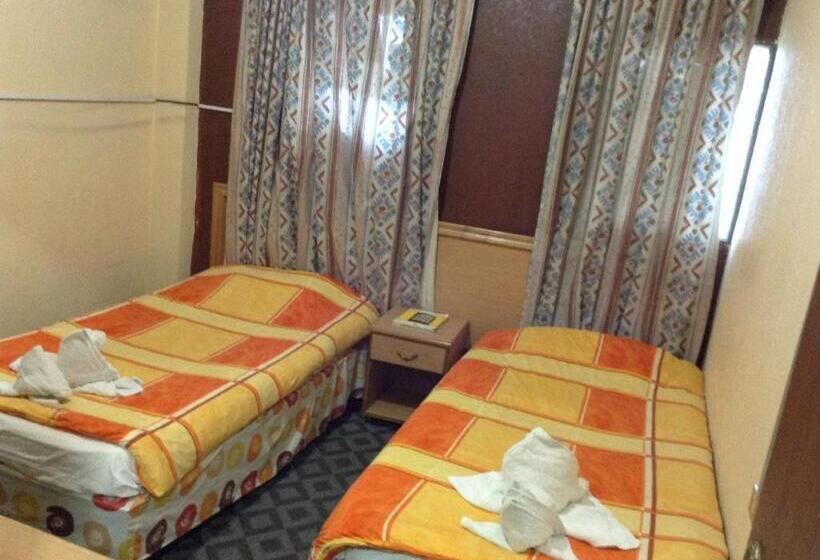 اتاق استاندارد با سرویس بهداشتی مشترک, Queen Ayloa Hotel&restaurant