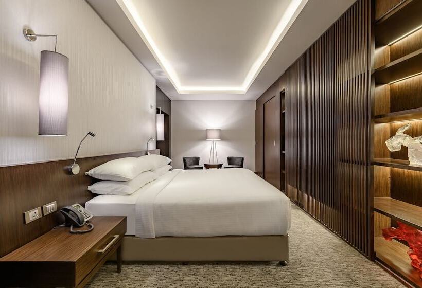 سوئیت با چشم‌انداز, Dusit Thani Lakeview Cairo