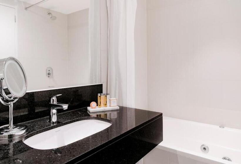 Полулюкс, Costa Del Sol Wyndham Tumbes