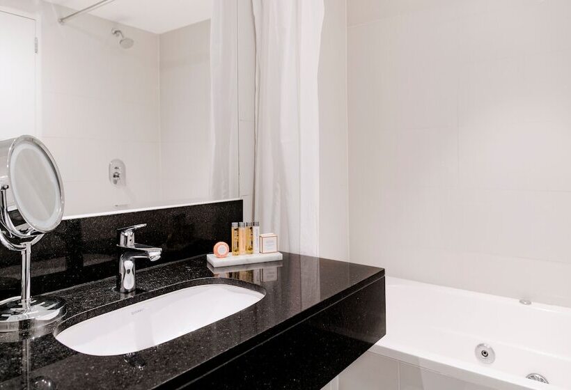 Полулюкс, Costa Del Sol Wyndham Tumbes