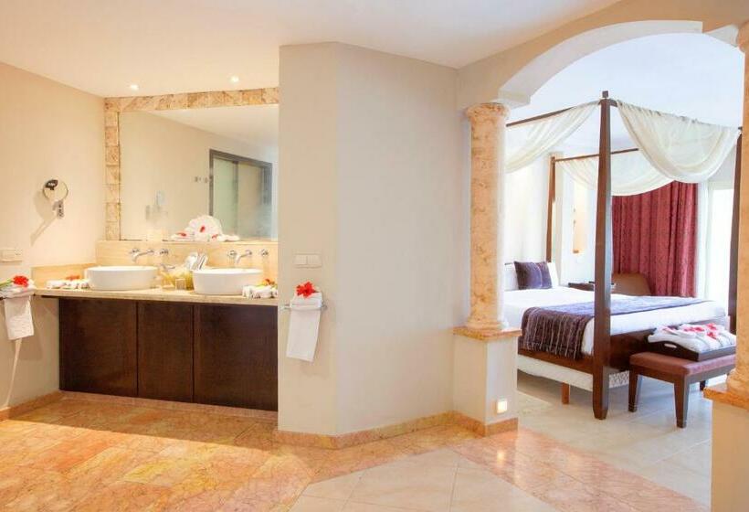 Люкс с гидромассажем, Majestic Elegance Punta Cana - All Inclusive