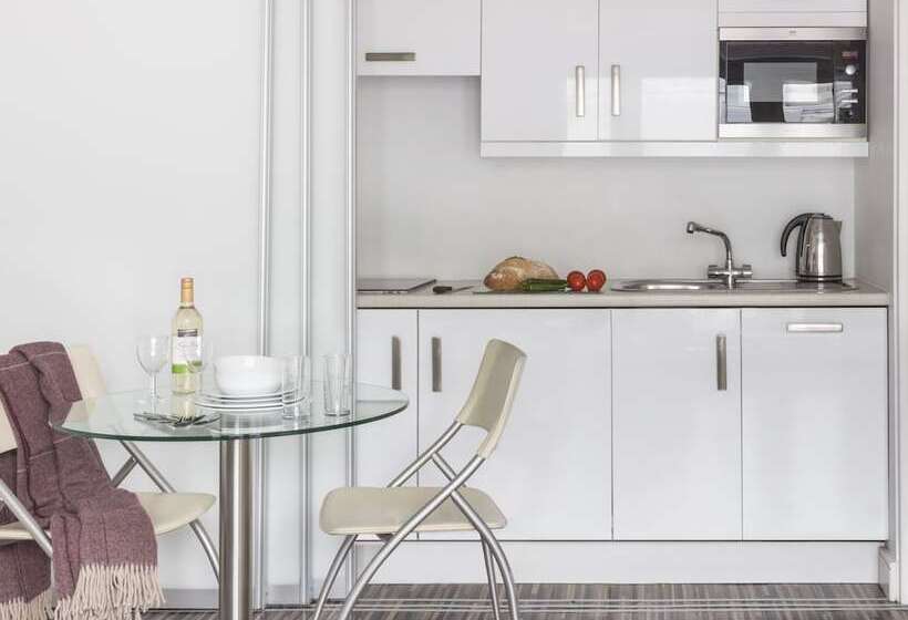 Estudio Estándar, Saco Holborn – Lamb’s Conduit St