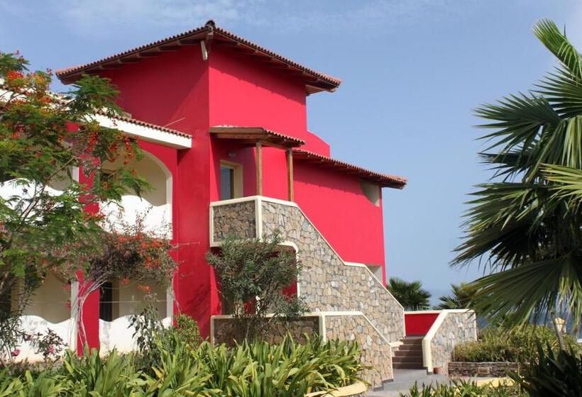 سوئیت با بالکن, Santantao Art Resort