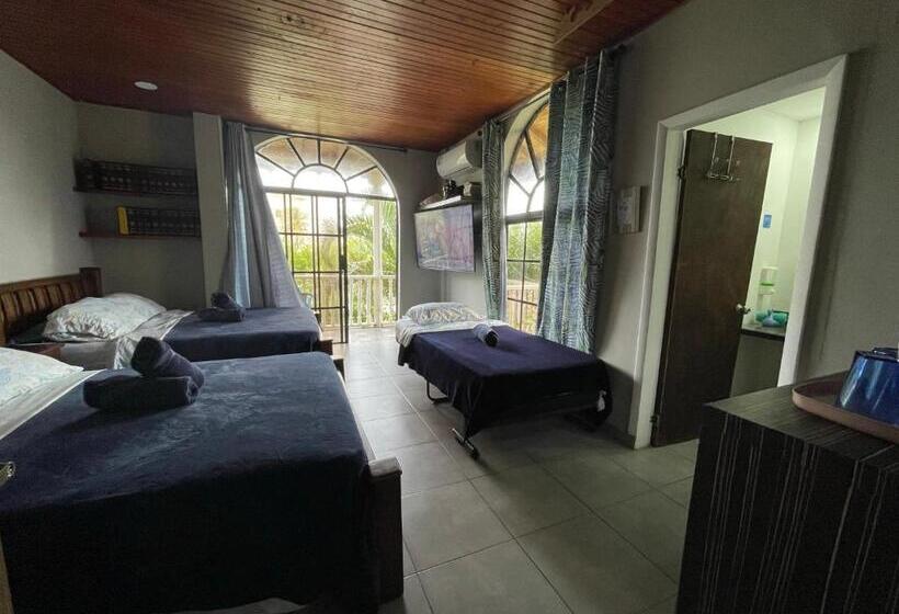 Семейный Номер, Sarah S Place San Andres