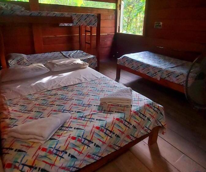 공동 객실, Casa Hostal Playa Coral