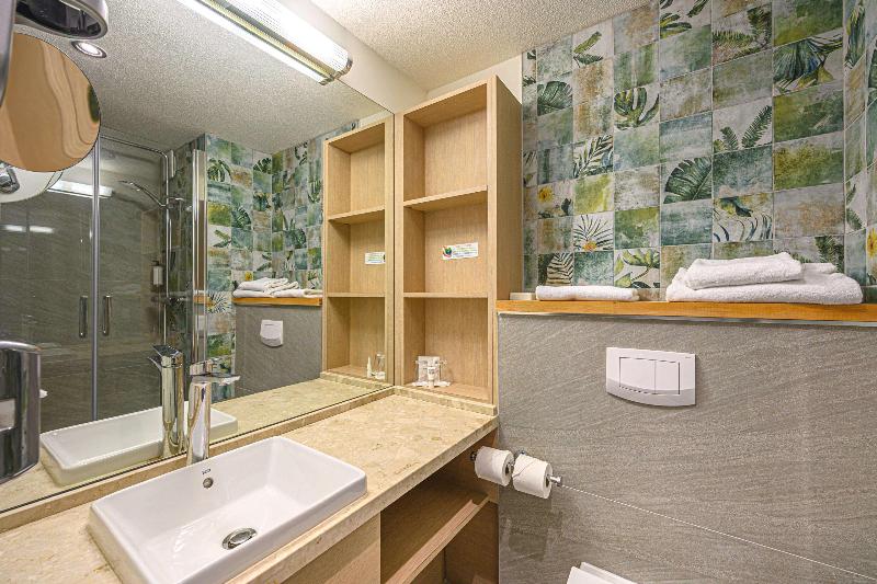 اتاق استاندارد با تخت دو نفره بزرگ, Best Western Plus Hôtel Vannes Centre Ville