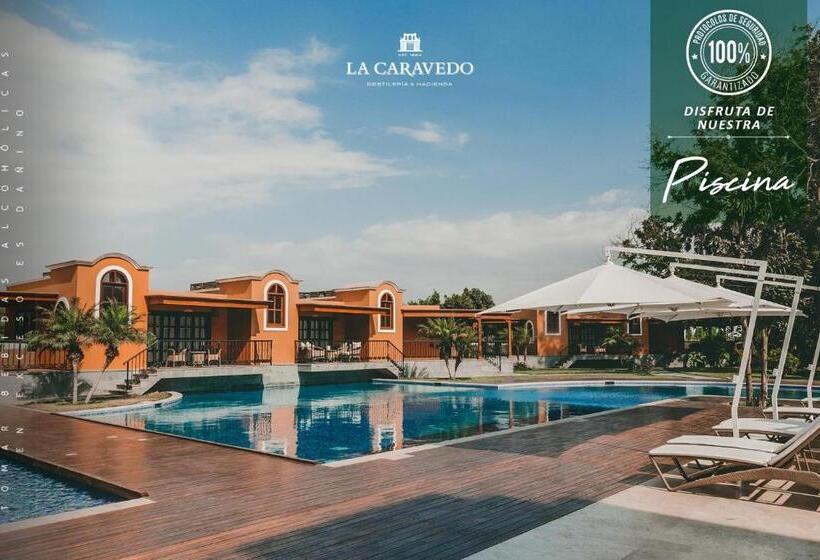 بانگلوی استاندارد 2 خوابه, & Hacienda La Caravedo
