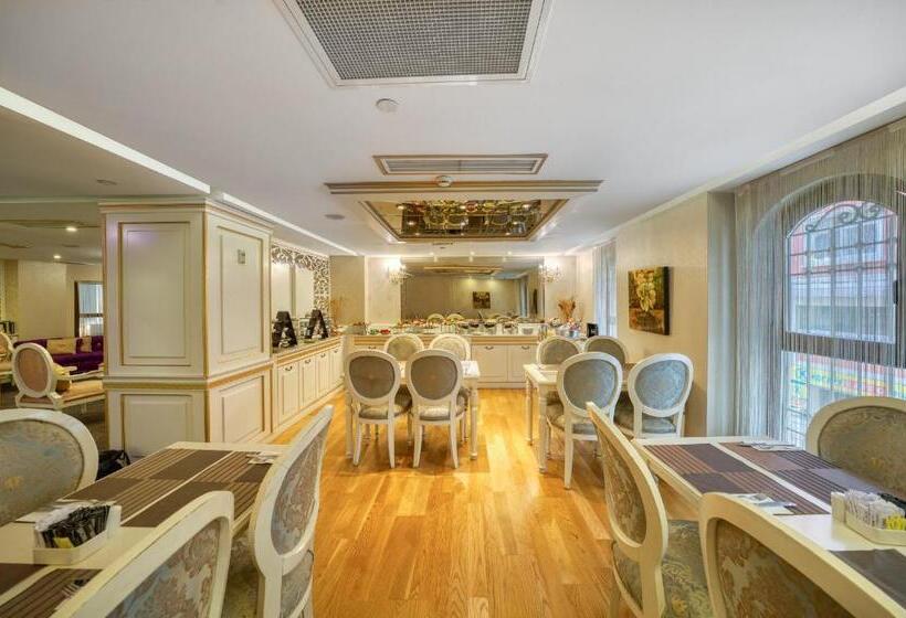 キングサイズベッドのクラブルーム, Crowne Plaza Istanbul   Old City, An Ihg