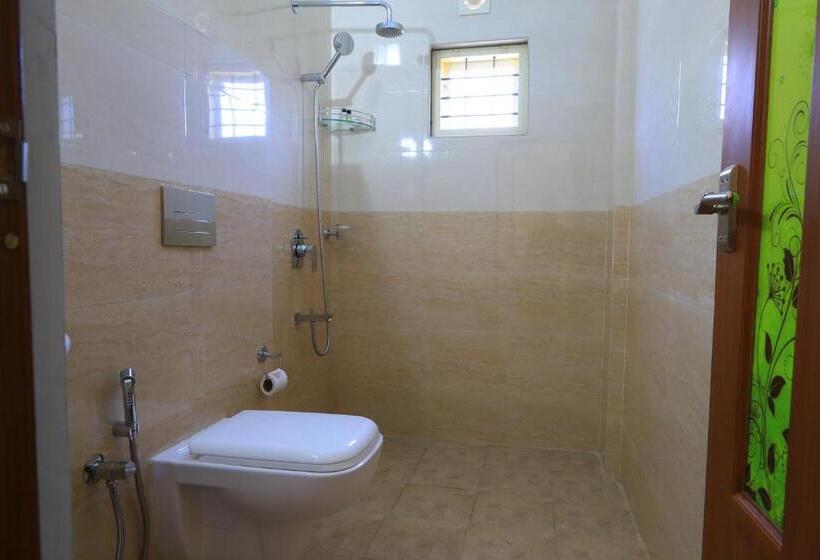 Апартаменты 2 Спальни, T Homes Thekkady