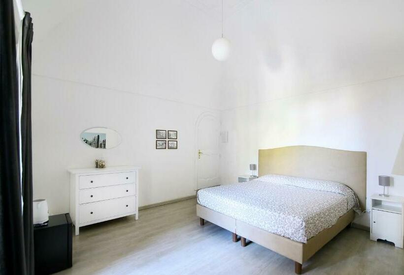 Quarto Estandar Vista Mar com Sacada, Casa Maria Grazia
