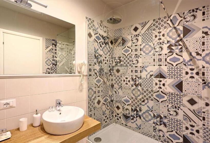 سوییت, Romantica Guest House