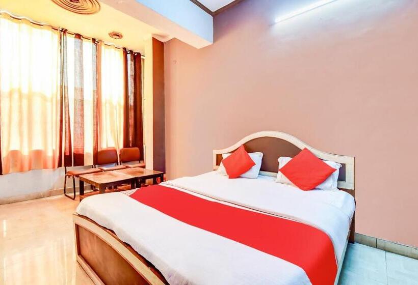 Трехместный Номер Классика, Oyo 77868  Taj