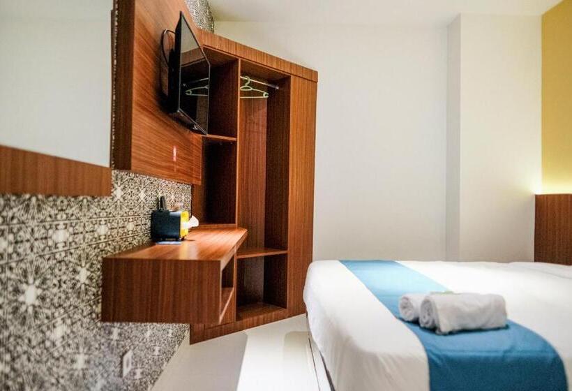 Номер Deluxe, Sans Hotel Roxy Jakarta