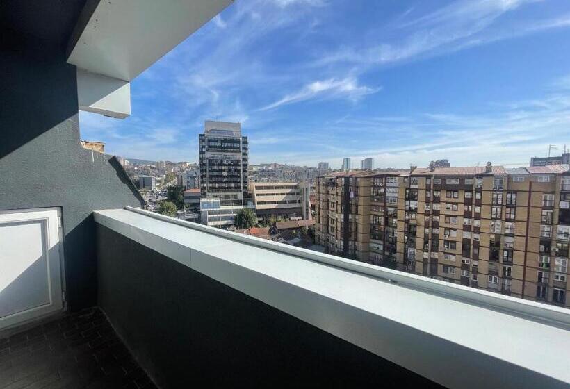 バルコニー付きスタンダードルーム, New Prishtina Luxury Rooms