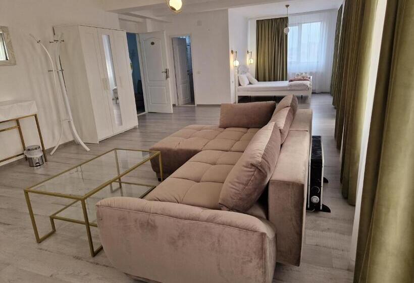 Deluxe Suite King Bed, Caprice Deluxe Accomodation