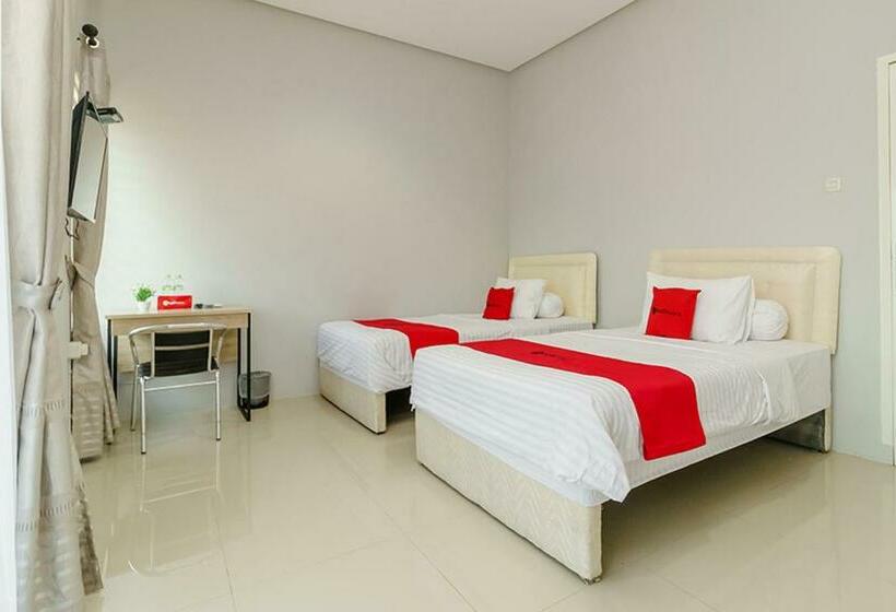 Номер Deluxe, Reddoorz @ Jalan Demang Lebar Raya Palembang
