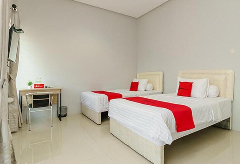 Номер Deluxe, Reddoorz @ Jalan Demang Lebar Raya Palembang