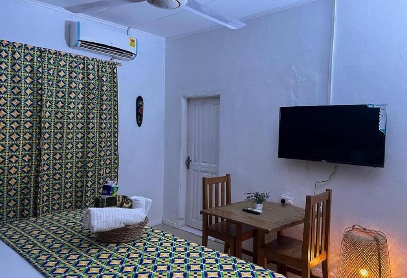 Deluxe Suite King Bed, African Treasure Beach Resort