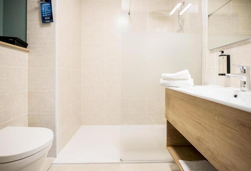 Номер Стандарт, Kyriad Bordeaux Nord Sainte Eulalie