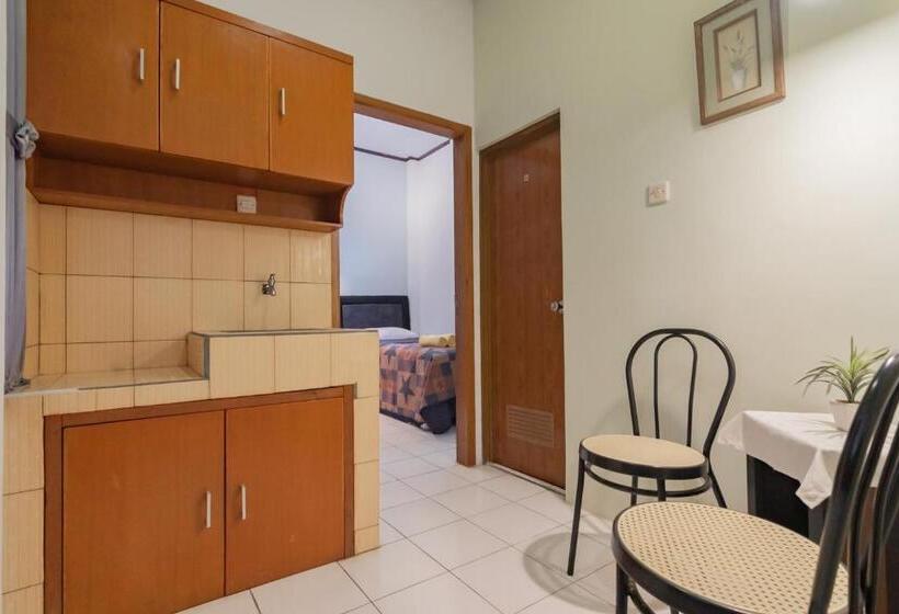 Семейный Номер, Lembur Kiwari Setra Duta Mitra Reddoorz