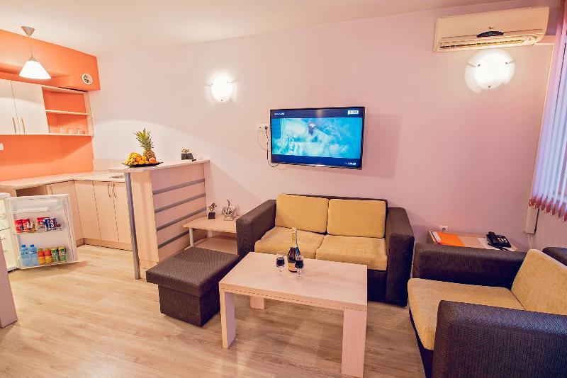 استودیوی استاندارد, Family Hotel Gran Ivan