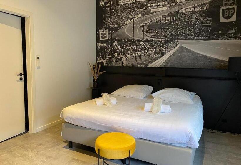 Номер Superior, La Reine Hôtel, City Centre