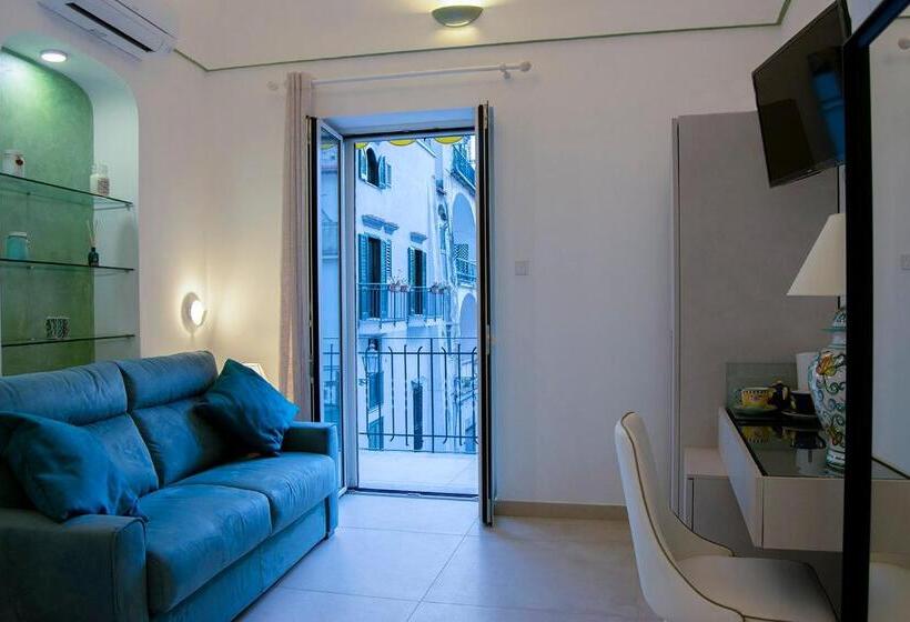 اتاق لوکس چهار تخته, Atrani Rooms