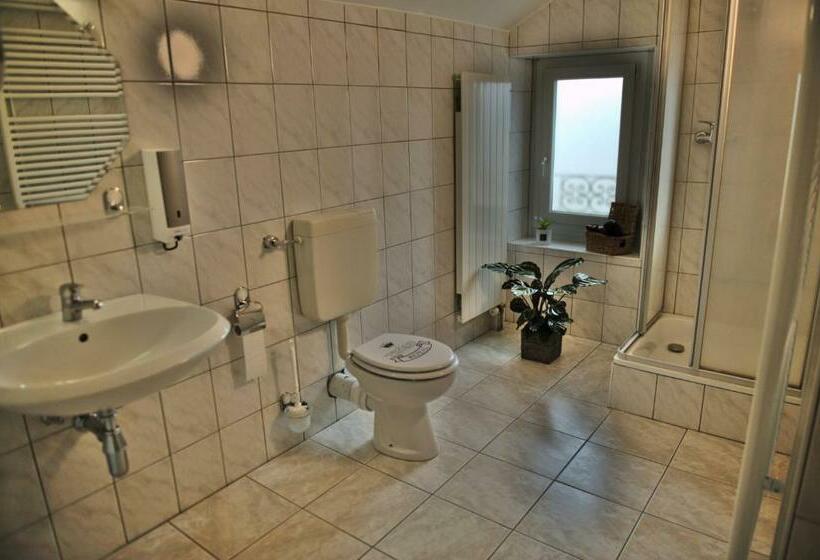 Трехместный Номер Стандарт Совместная Ванная, Auberge Les Rangs