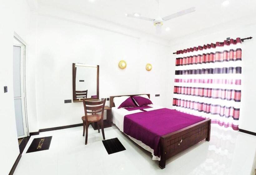 اتاق لوکس, Jasmine White House Restaurant & Spa