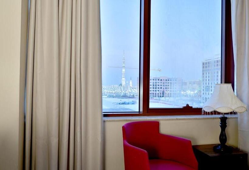 Quarto Triplo Estandar com Vistas, Hayah Golden