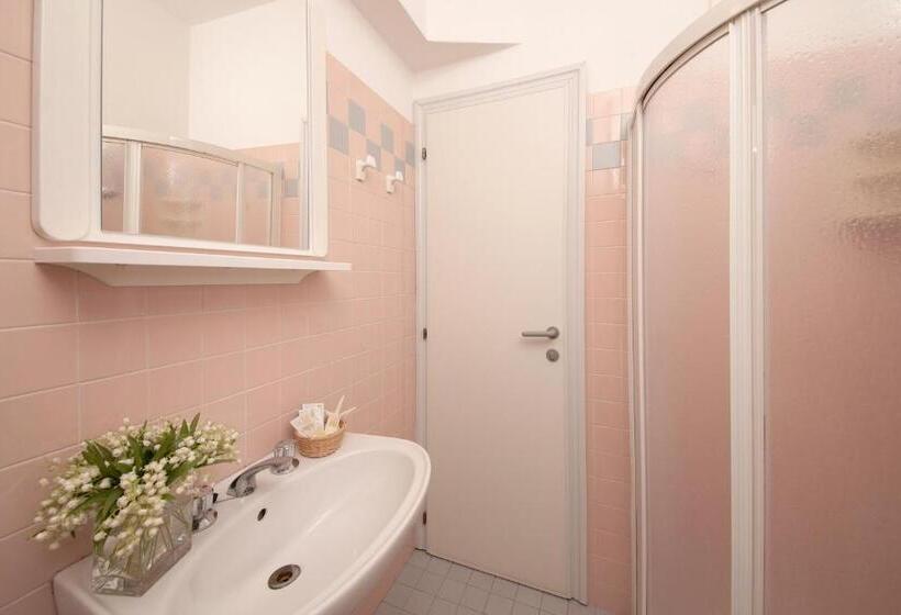 Quarto Quadruple Standart com Varanda, Sole
