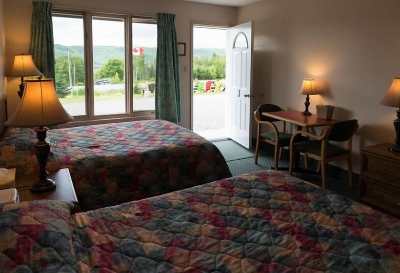 带2个双人床的标准工作室, Kelly's View Motel