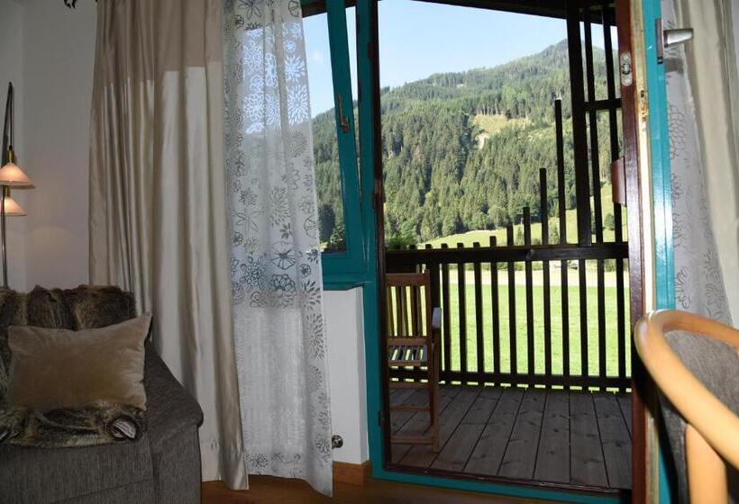 Полулюкс, Lärchenhof