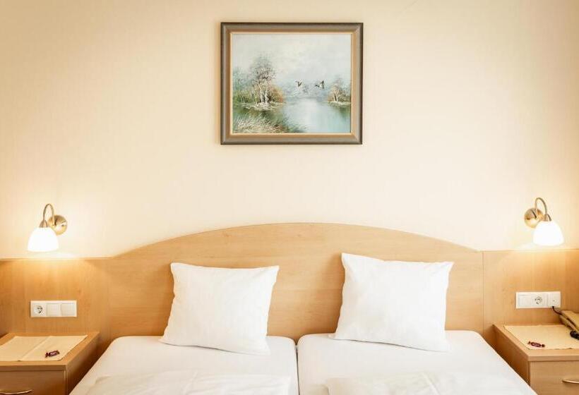 Четырехместный Номер Стандарт, Landhotel Stofflerwirt