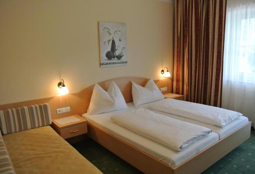 Номер Стандарт Трехместный, Landhotel Stofflerwirt