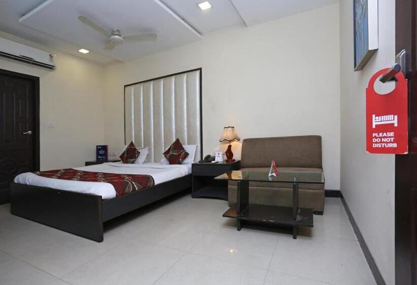 اتاق کلاسیک سه تخته, Oyo 2660  Radhe Inn