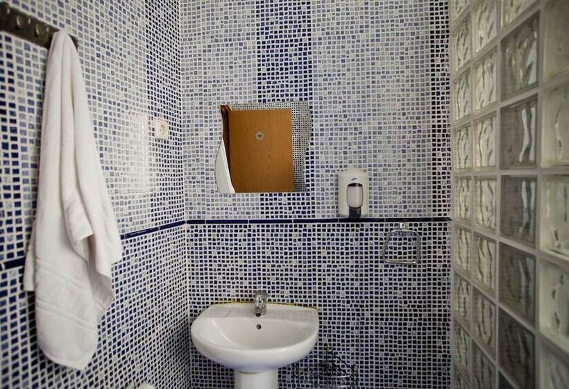 اتاق استاندارد با سرویس بهداشتی مشترک, Hostal La  Casa  De La  Plaza