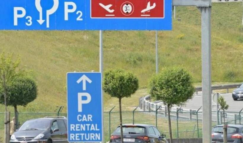 Номер Стандарт, Charleroi Airport   Van Der Valk