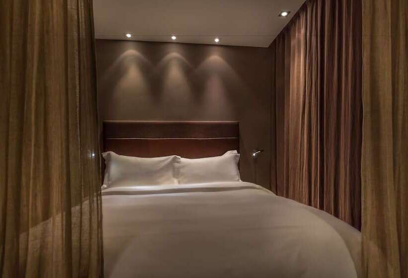 اتاق استاندارد, Hidden