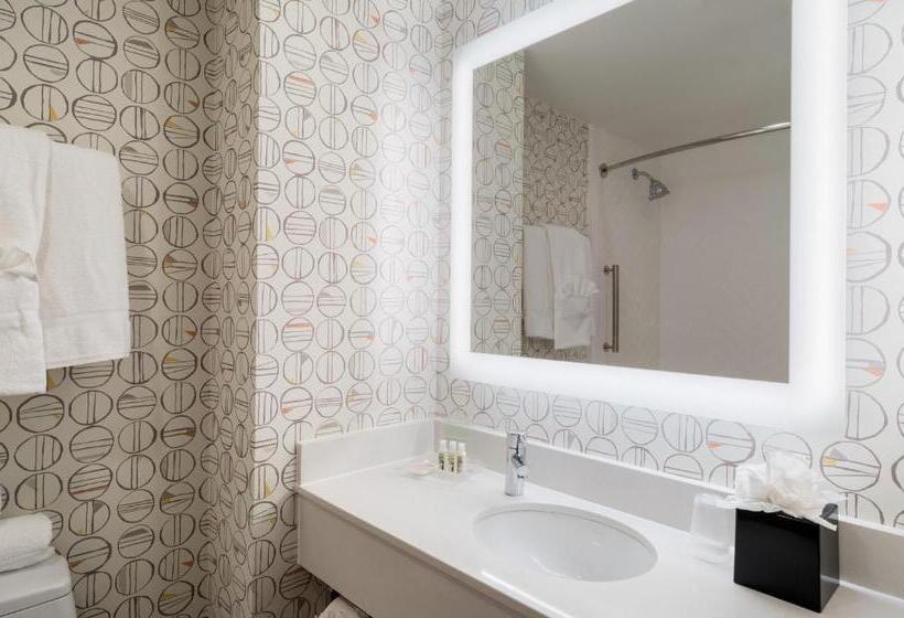 اتاق اجرایی با تخت بزرگ, Holiday Inn Wall Street, An Ihg